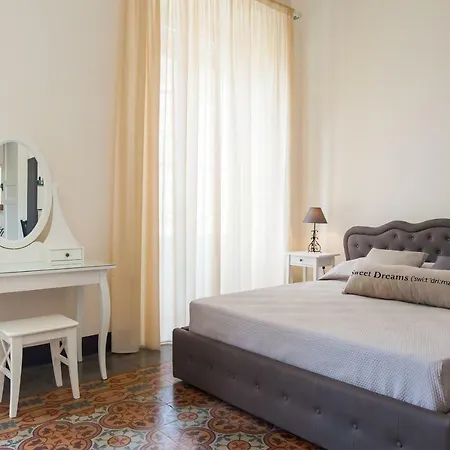 Homes4holidays - Teatro Massimo Apartament *